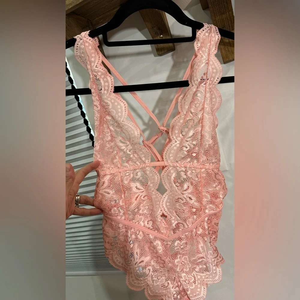 NWT Free People Intimately Lace Bodysuit Pink Rose Small - Picture 6 of 13